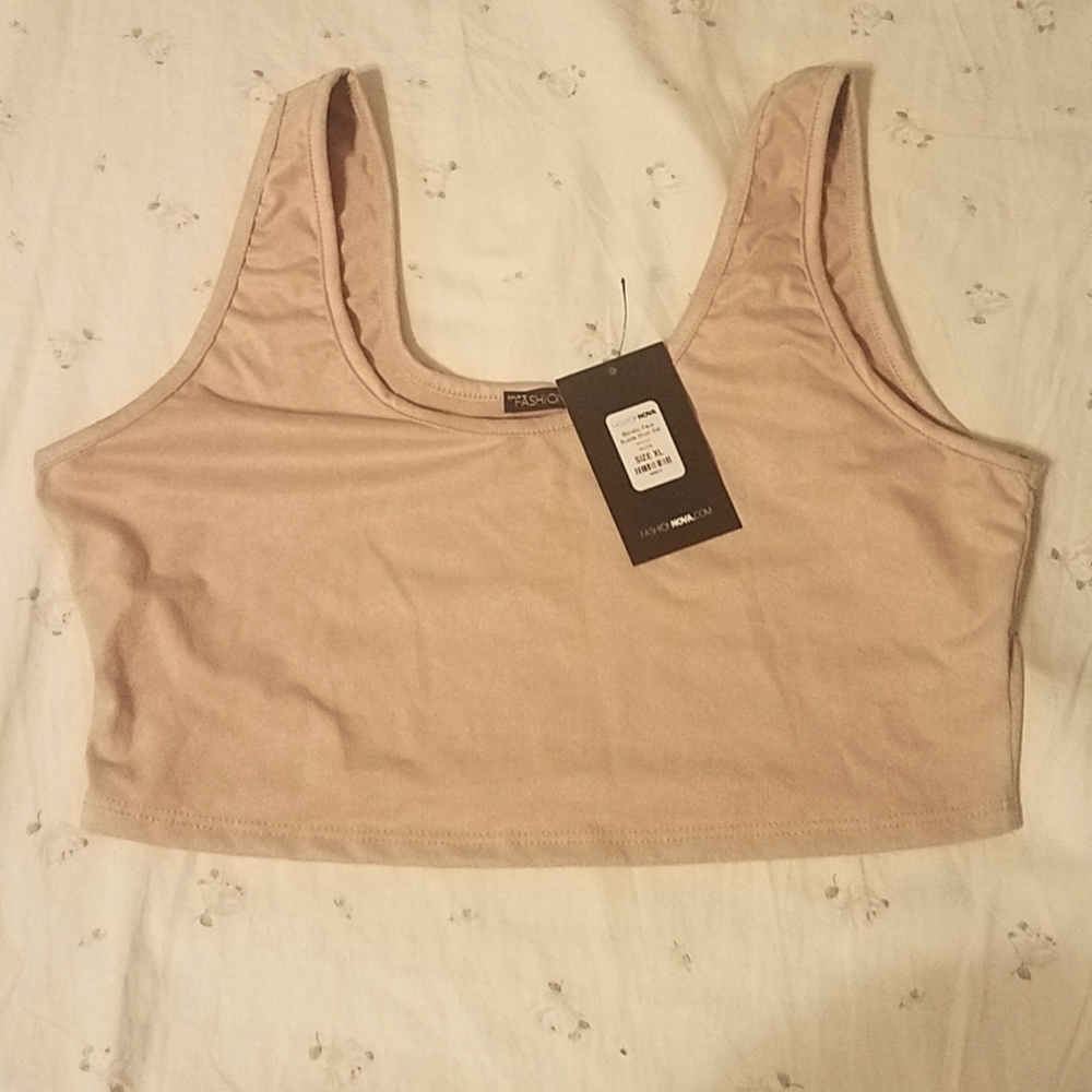 Over the knee short and crop top with sleeveless